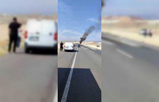 Çayırhan-Nallıhan yolu üzerinde kaza yapan araç...