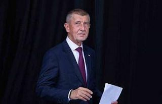 Çekya’nın eski Başbakanı Babis’e miting sırasında...