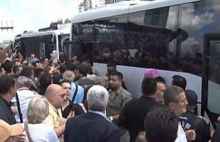 CHP İstanbul İl Başkanlığı önündeki kalabalık,...