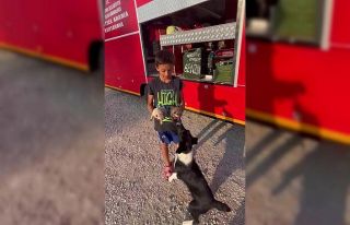 Çocuklar ihbar etti, atık su borusuna sıkışan...