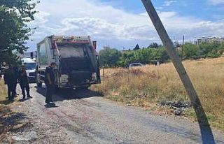 Çöp kamyonunun geri manevrası faciaya yol açtı:...