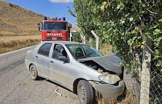 Çorum’da minibüs ile otomobil çarpıştı: 2...