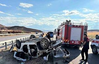 Çorum’da takla atan otomobil hurdaya döndü: 3...