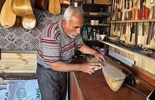Depremde atölyesi yıkılan saz ustasına yer tahsis...