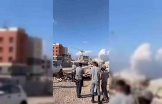 Dinamitle gerçekleştirilen patlatmada kule vinç...