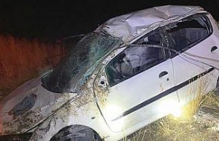 Domaniç’te takla atan otomobilde 3 kişi yaralandı