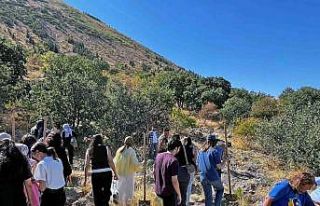 Dünya Eczacılar Günü’nde Ali Dağı’na ’Yeşil...