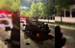 Elazığ’da otomobil takla attı: 2 yaralı