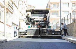 Elazığ’da yol yenileme çalışmaları devam ediyor