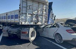 Emniyet kemeri sayesinde kazadan sağ salim kurtuldu