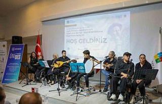 Engelsiz yürekler, Aşık Veysel’in türkülerini...