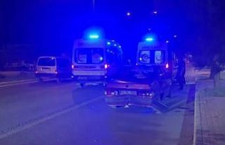 Erzincan’da iki otomobil çarpıştı: 3 yaralı