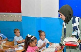 Esenyurt Belediyesi 26 bin öğrenciye kırtasiye...