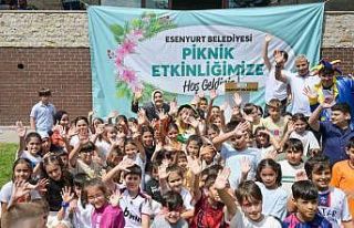 Esenyurt’ta 13 mahalleden yüzlerce vatandaş piknikte...