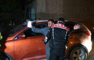 Eskişehir’de 51 polis ile yapılan denetimde 395...