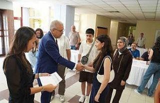 EÜ Rektörü Prof. Dr. Budak, çiçeği burnunda...