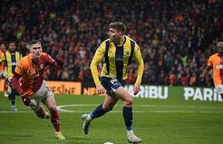 Fenerbahçe, Yusuf Akçiçek’in sözleşmesini karşılıklı...