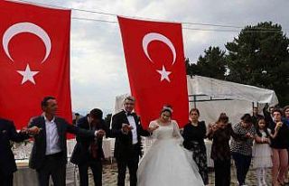 Festival havasında düğün