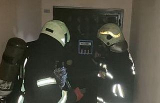 Fırında unutulan kek apartmanı dumana boğdu