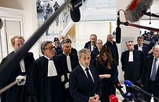 Fransa’nın eski Cumhurbaşkanı Sarkozy’e suç...