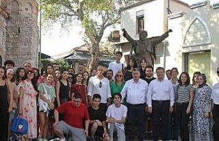 Gençlerden Bergama’da kültür gezisi