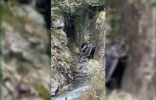 Giresun’da araç uçuruma yuvarlandı: 1 ölü,...