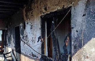 Göksun’da iki ev yandı