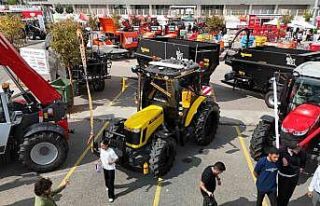 Görenler bir daha baktı, alışılmış renklerin...
