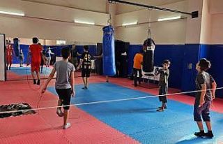 Hasköy’de gençlerin yoğun ilgi gösterdiği boks...