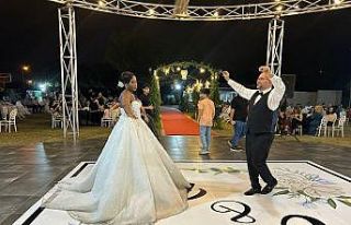 Hatay’ın Ganalı gelini Gifty, davul zurna eşliğinde...