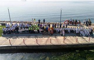 Hereke kıyıları atıklardan temizlendi