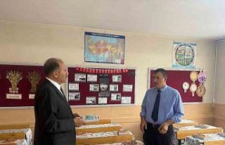 Iğdır’da ücretsiz kitaplar okullara dağıtıldı,...