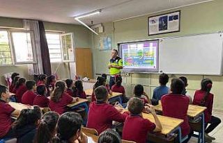 İlkokul öğrencilerine trafik eğitimi verildi
