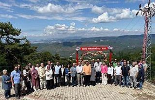 İnşaat Mühendisleri Ddası Gediz’de meslektaşlarıyla...