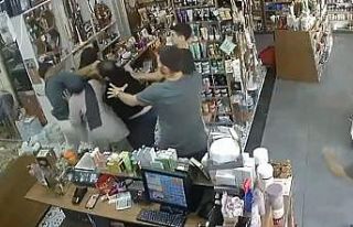 İş yerini nacak ve silahla basan esnaf 16 yaşındaki...