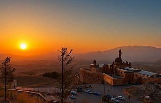 İshak Paşa Sarayı’nda gün batımı büyüledi