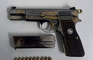 Isparta’da ruhsatsız tabanca ve uyuşturucu ele...