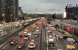İstanbul’da trafik yoğunluğu akşam saatlerinde...