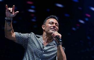 İzmir’de Mustafa Sandal coşkusu