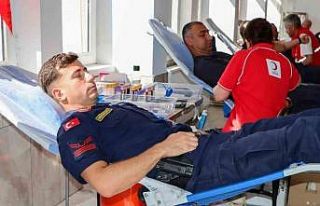 Jandarmadan kan bağışı