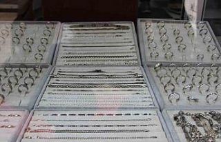 Kadınlar altını, erkekler gümüşü tercih ediyor