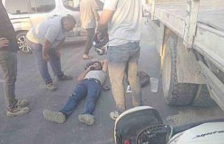 Kamyon ile motosiklet çarpıştı: 1 yaralı