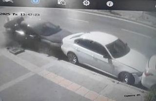 Kars’ta fren yerine gaza basan sürücü 4 araca...