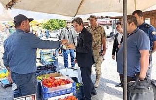 Kaymakam Arıkan pazar yeri ve okulda incelemede bulundu