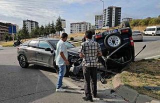 Kaza yapan otomobil takla attı: Şans eseri yaralanan...