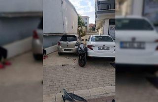 Keşan’da 4 otomobile çarpan motosiklet sürücüsü...