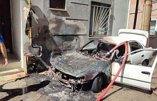 Keşan’da doğal gaz hattının yanındaki araç...