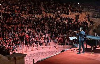 Kibyra Antik Kenti’nde Anjelika Akbar’ın piyano...