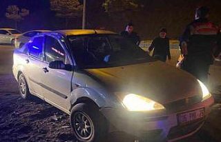 Kırıkkale’de otomobil refüje çarptı: 4 yaralı