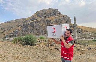 Kızılay gönüllüleri Ağrı’da köy ziyaretleriyle...